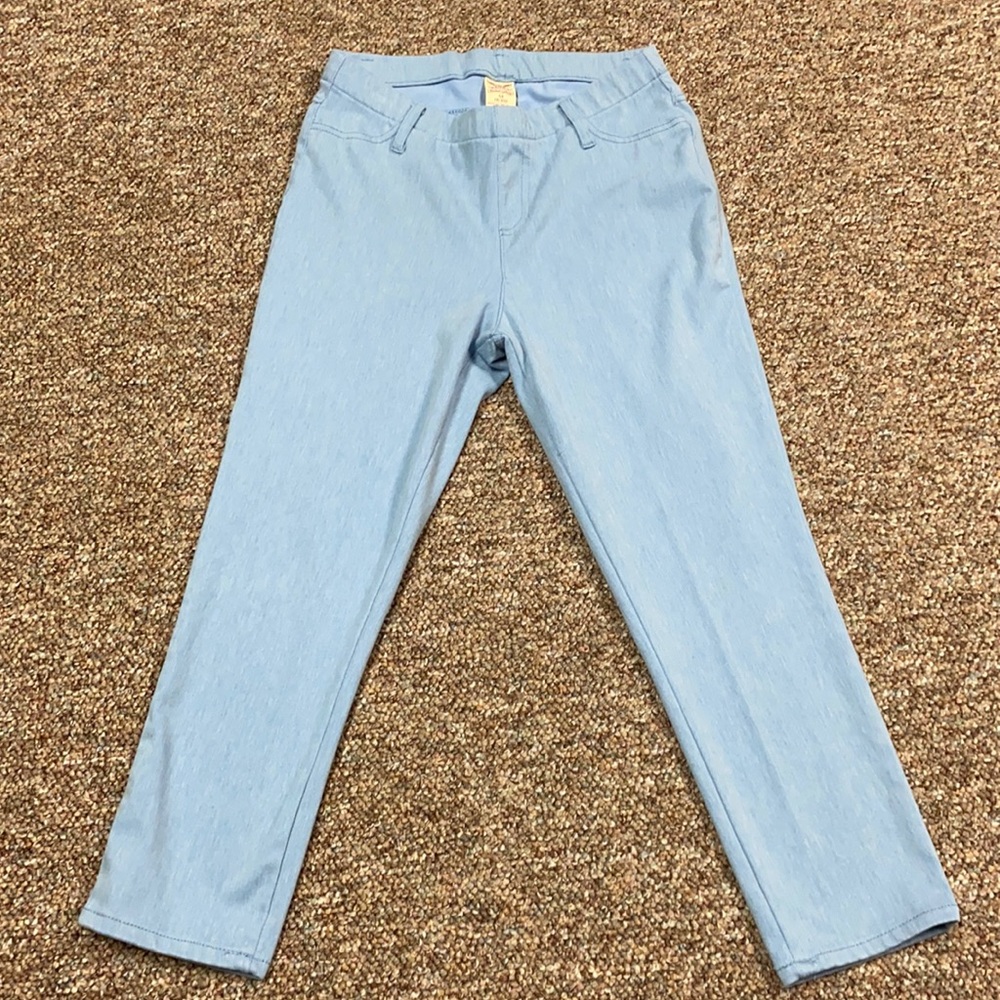 Faded Glory capris leggings lite blue jeans. Size M